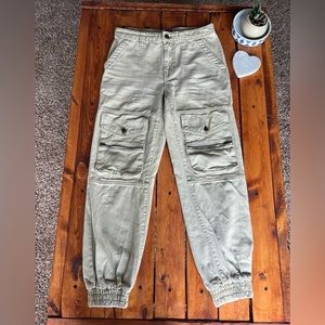 Urban Outfitters Cargo Joggers 🤍